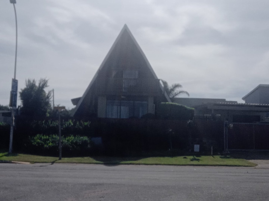 4 Bedroom Property for Sale in Aston Bay Eastern Cape